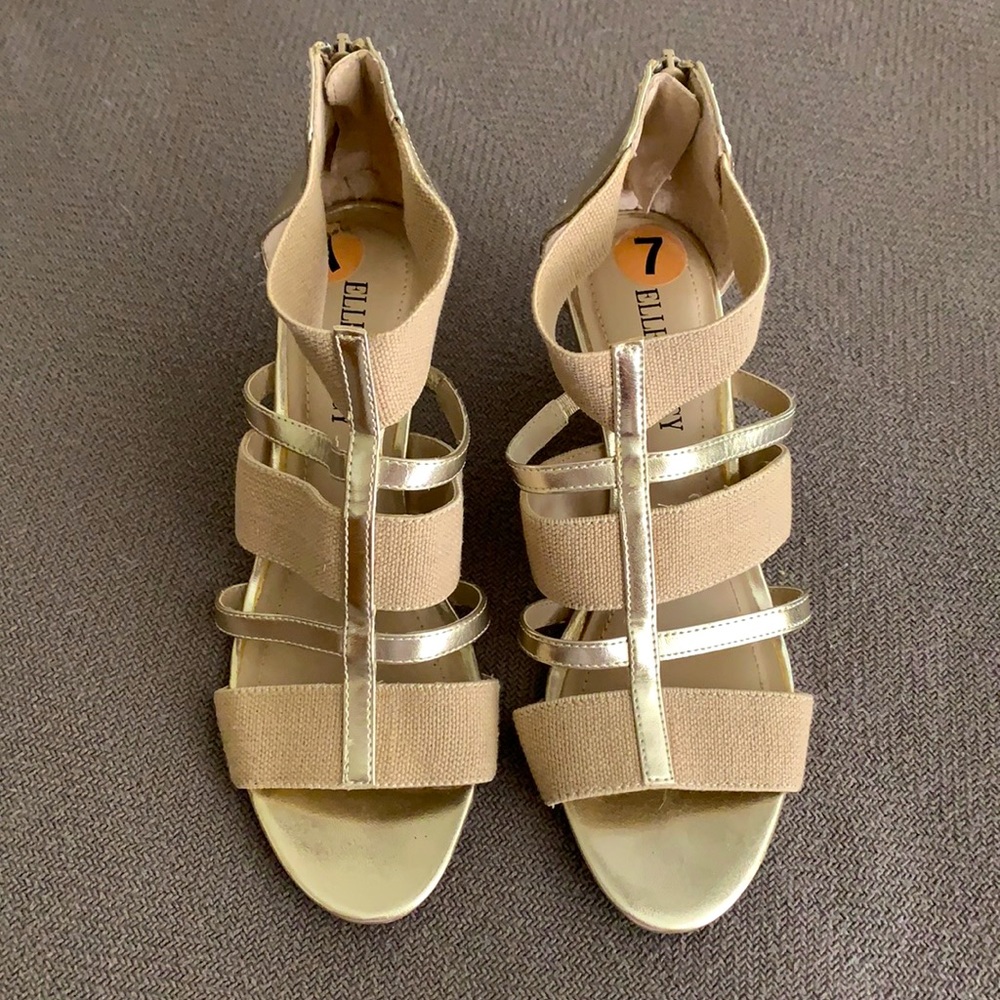 Ellen Tracy Gold & Beige Wedge Sandals Sz 7